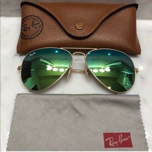 Gold Ray-Ban Aviator